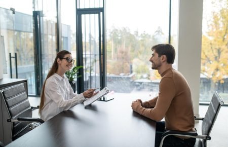 How to Hire the Right Candidate Faster: A Smarter Hiring Guide for Modern Recruiters